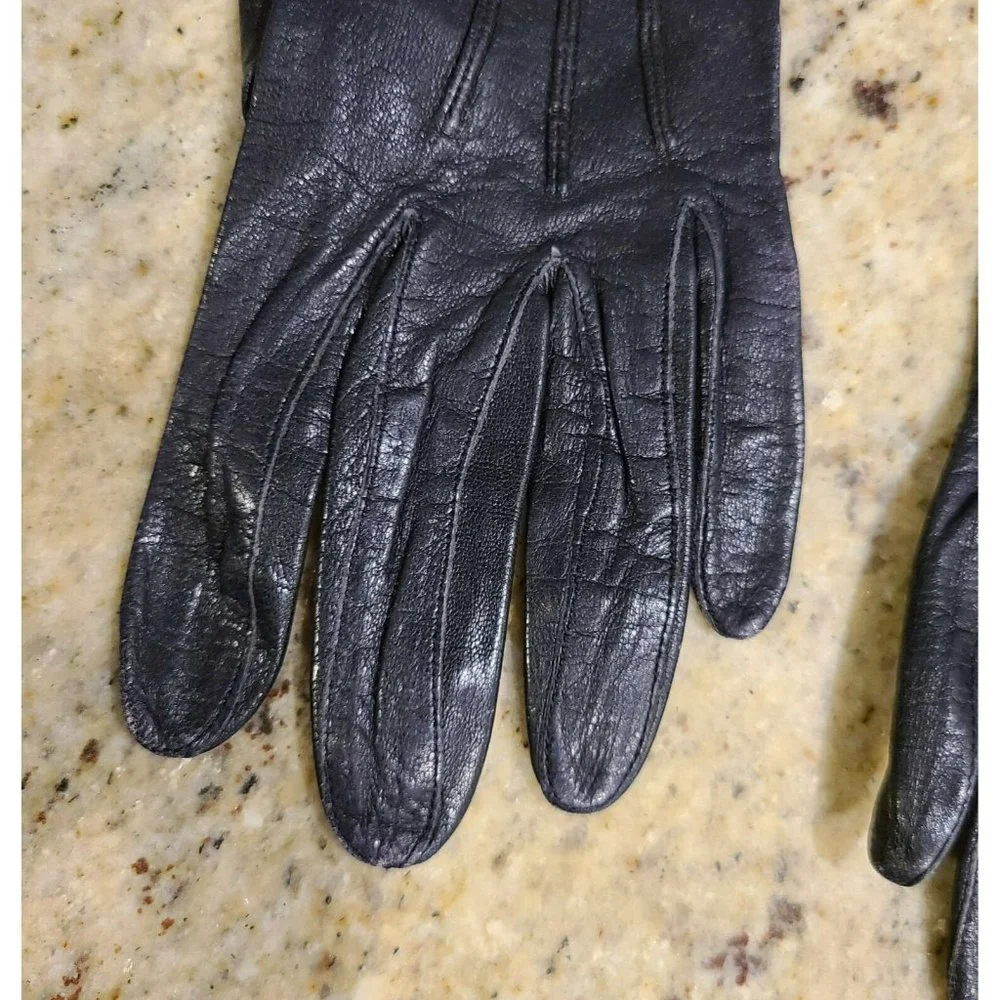 Vintage Women's Small Black Leather 10